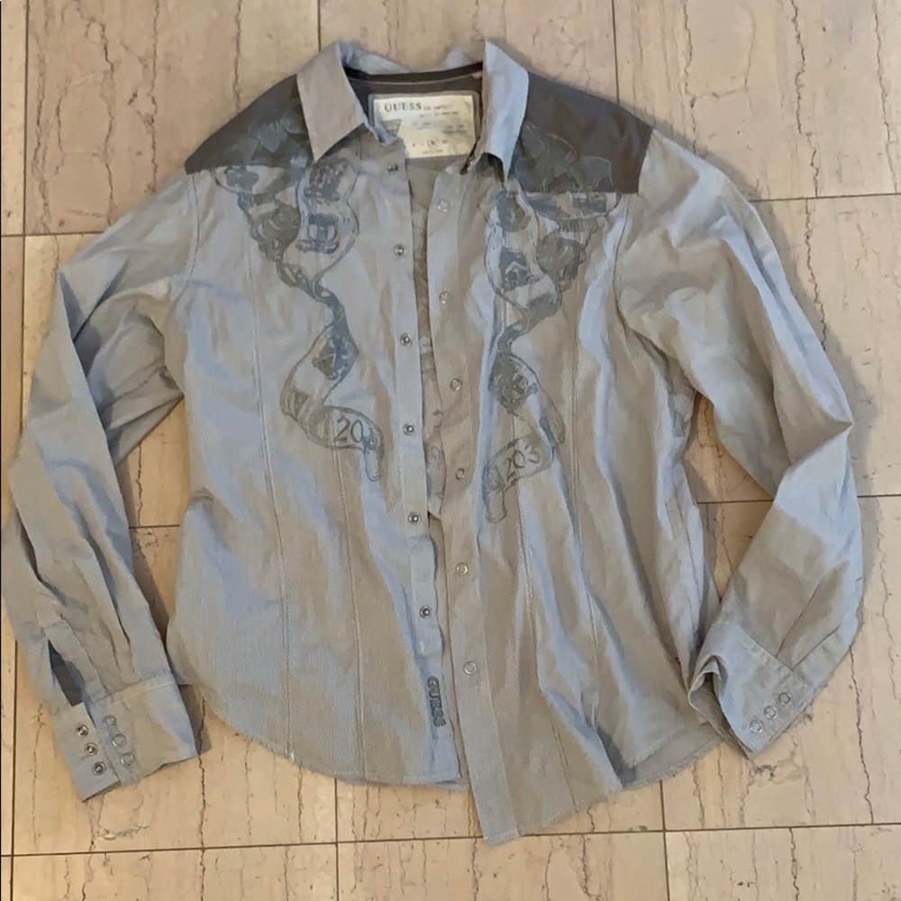Men’s Guess Button down!